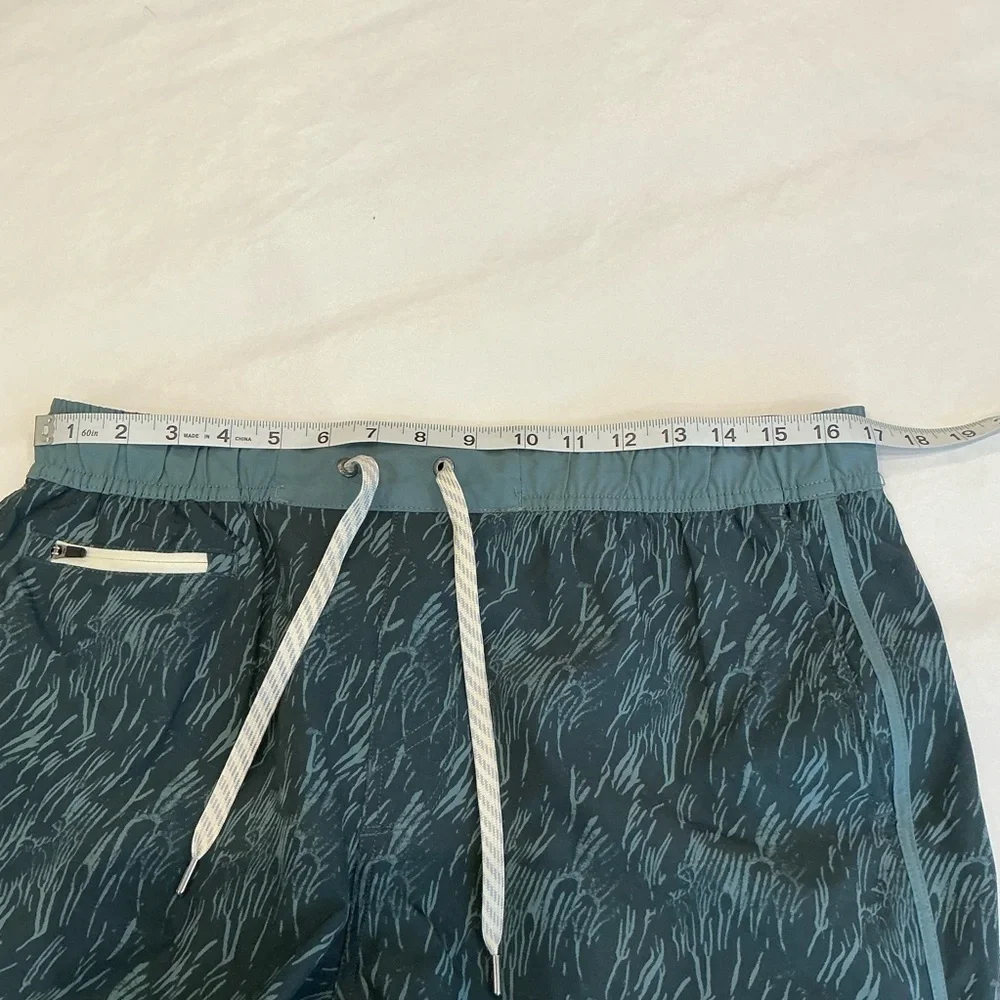 Vuori Men's Banks Shorts Unlined 7.5 in Kashmir Flux Size Large